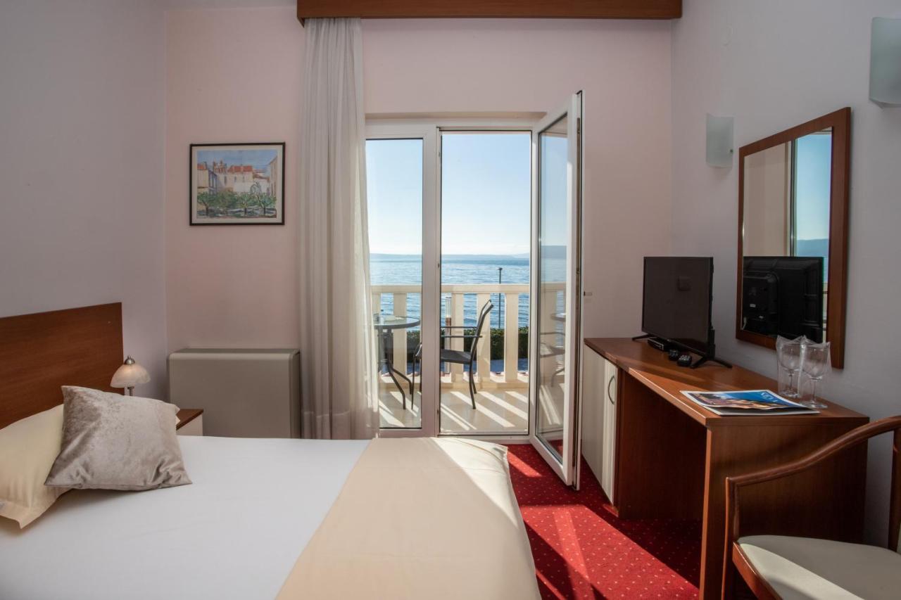 Hotel Neva Podstrana Eksteriør bilde