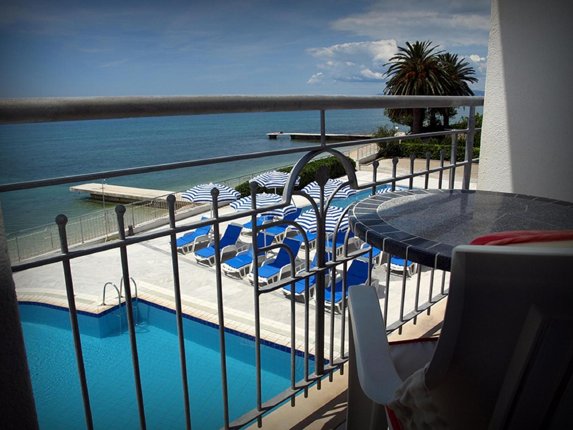 Hotel Neva Podstrana Rom bilde