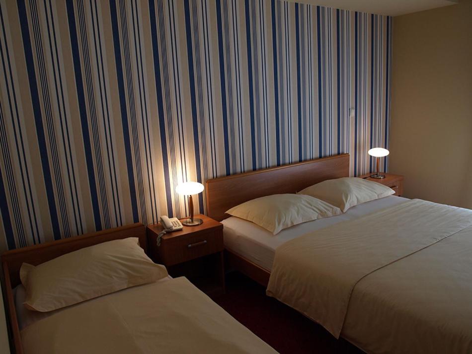 Hotel Neva Podstrana Eksteriør bilde